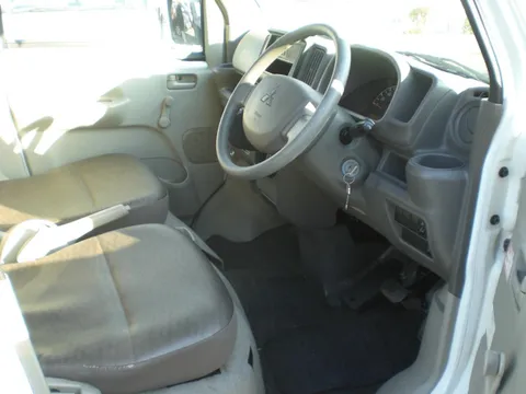 Mitsubishi Minicab Van