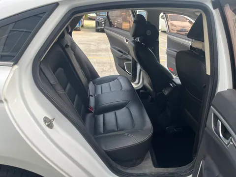 Geely Emgrand GL
