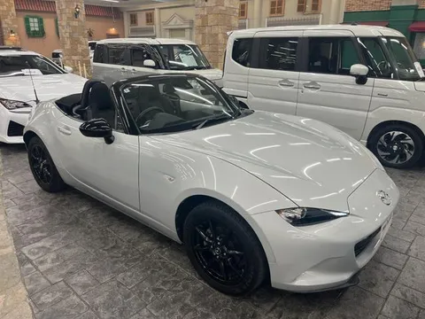 Mazda MX-5 (Roadster)