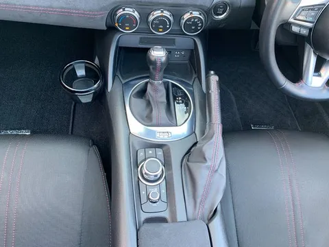Mazda MX-5 (Roadster)