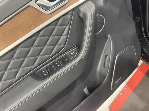 Hongqi HS7
