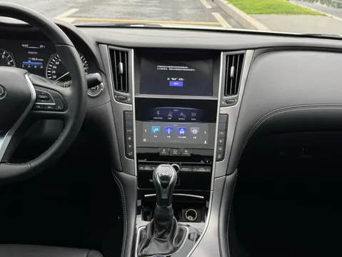 Infiniti Q50L