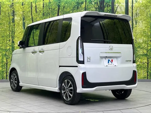 Honda N-BOX Custom
