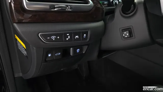 Genesis G90 (EQ900)