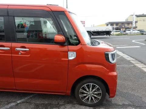 Toyota Pixis Mega
