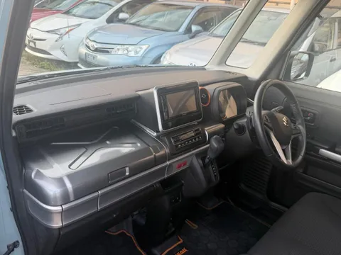 Suzuki Spacia Gear