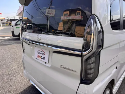 Honda N-BOX Custom