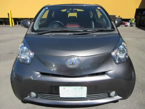 Toyota iQ