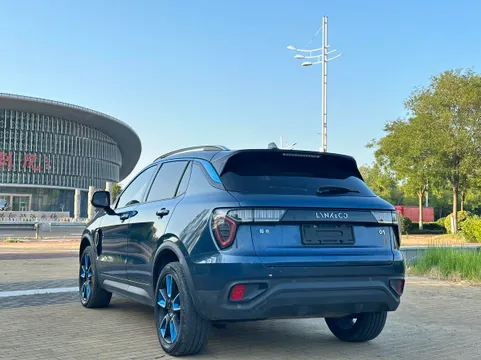 Lynk & Co 01