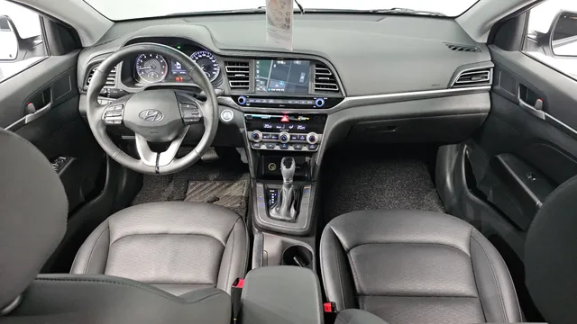 Hyundai Elantra (Avante)