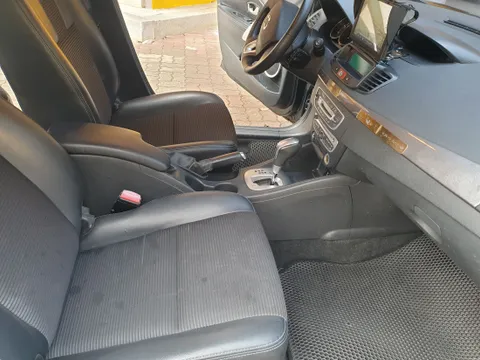 Renault SM3