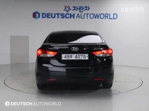 Hyundai Elantra (Avante)