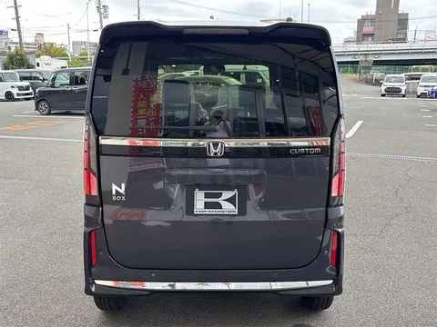 Honda N-BOX Custom