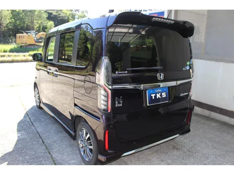Honda N-BOX Custom