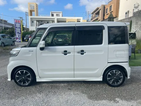 Suzuki Spacia