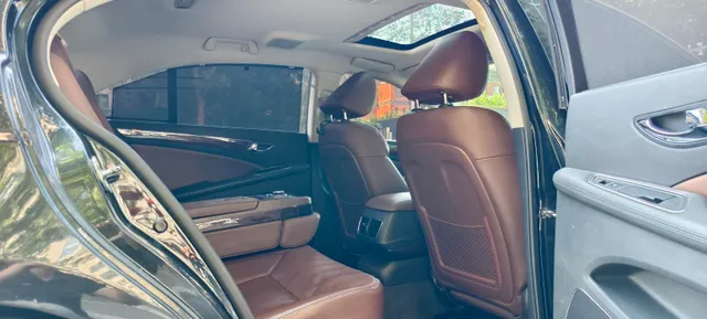 Hongqi H7