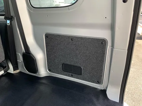 Mitsubishi Minicab Van