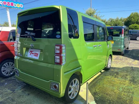 Toyota Pixis Mega