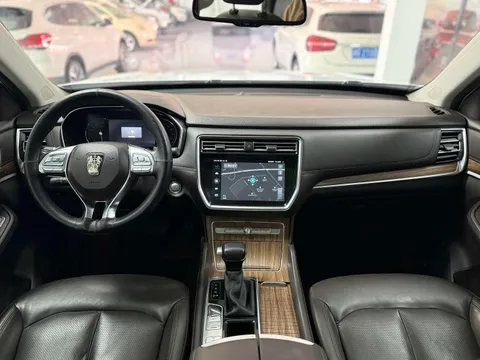 Roewe RX8