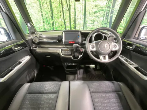 Honda N-BOX Custom