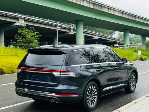 Lincoln Aviator