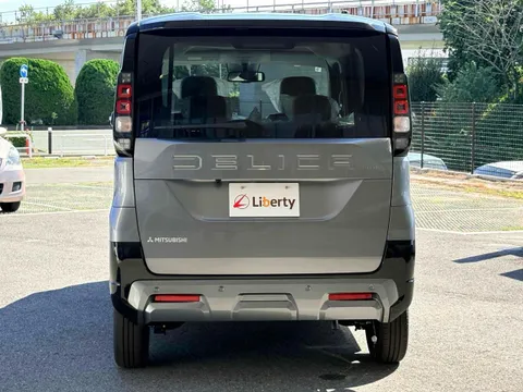 Mitsubishi Delica Mini