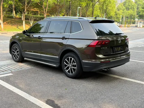 Volkswagen Tiguan L