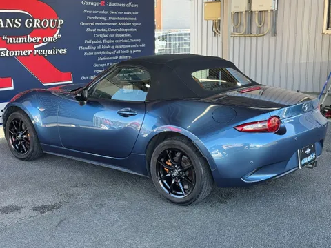 Mazda MX-5 (Roadster)