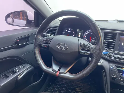 Hyundai Elantra (Avante)