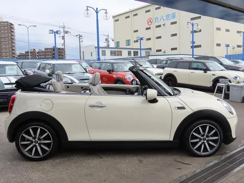 MINI Cooper Convertible