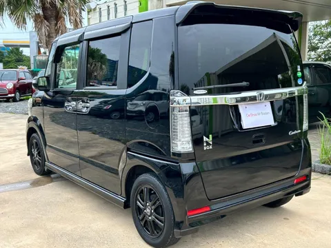 Honda N-BOX Custom