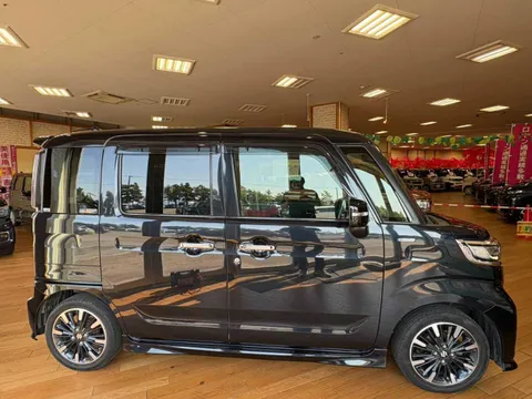 Suzuki Spacia Custom