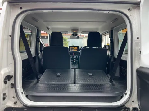 Suzuki Jimny Sierra
