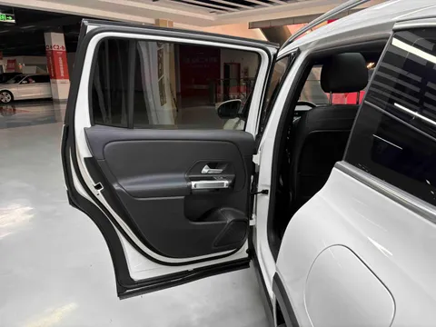 Mercedes-Benz Mercedes-Benz GLB