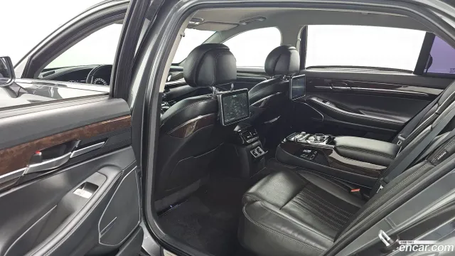 Genesis G90 (EQ900)