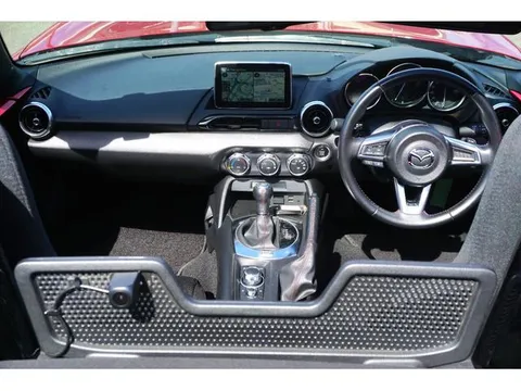 Mazda MX-5 (Roadster)
