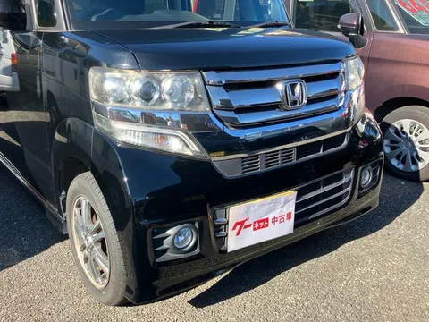 Honda N-BOX Custom