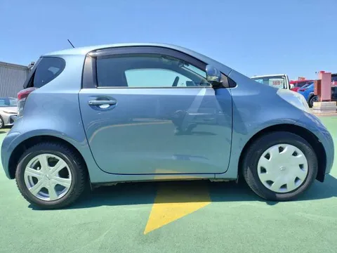 Toyota iQ