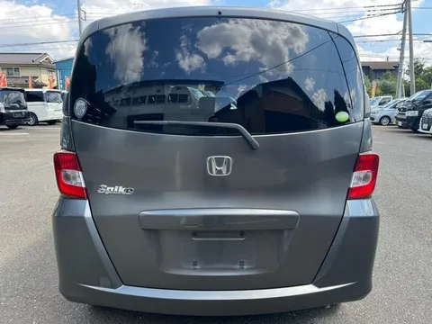 Honda Freed Spike