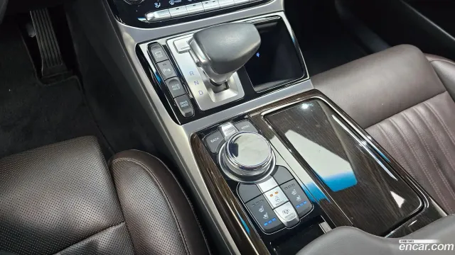 Genesis G90 (EQ900)