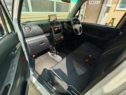 Toyota Pixis Space