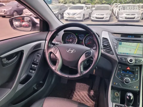 Hyundai Elantra (Avante)