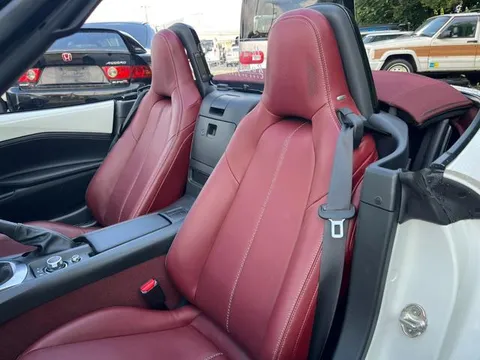 Mazda MX-5 (Roadster)