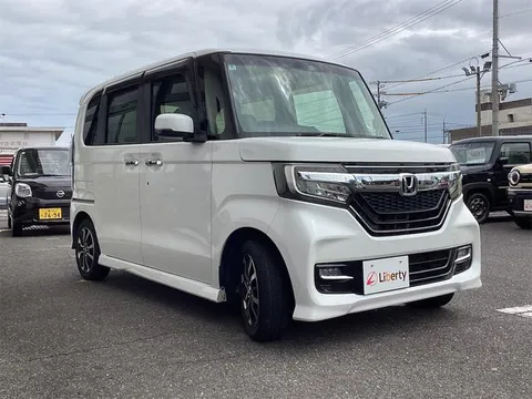 Honda N-BOX Custom