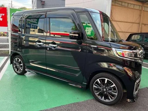 Suzuki Spacia Custom