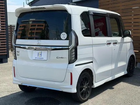 Honda N-BOX Custom