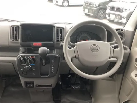 Nissan Clipper Van