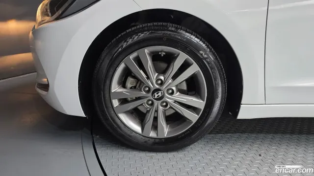 Hyundai Elantra (Avante)