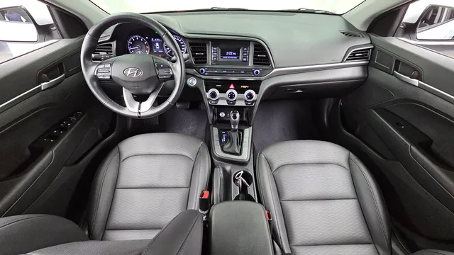 Hyundai Elantra (Avante)
