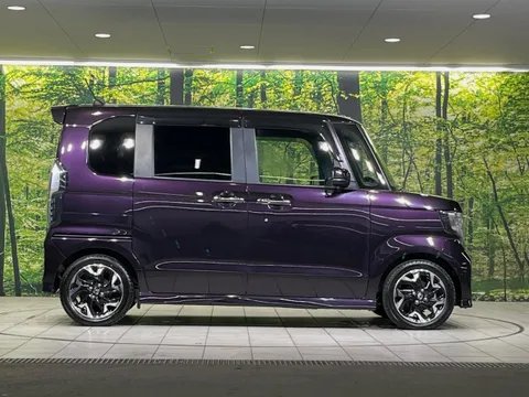 Honda N-BOX Custom